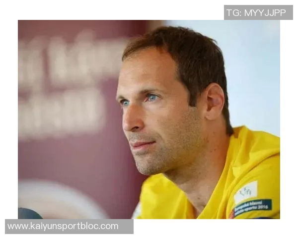 传奇门将切赫加盟英国第四级别联赛冰球队开启新职业生涯